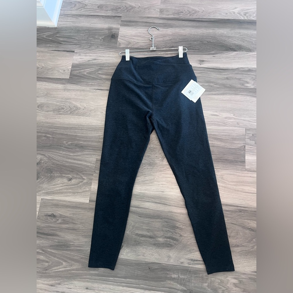 NWT Beyond Yoga Crossover Leggings in Darkest Night
